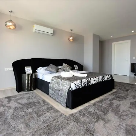 Villa Tepe Modern Villas